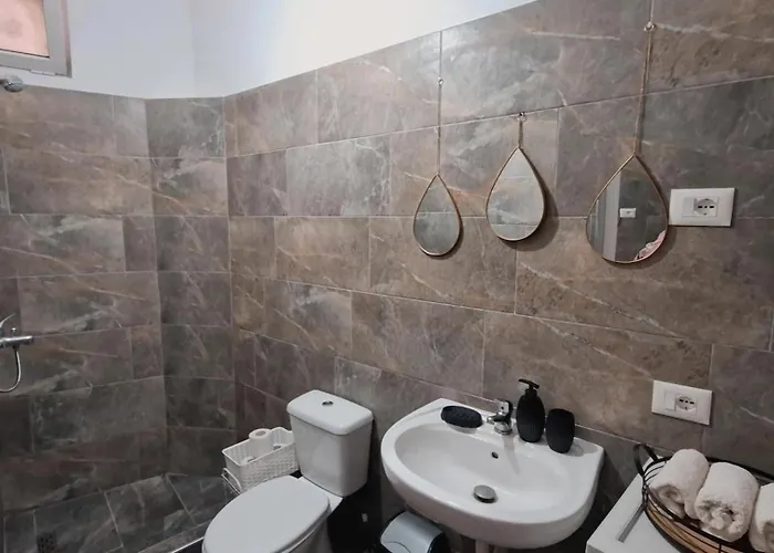 Center ゲストハウス ティラナ